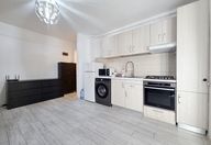 350 €, Apartament 2 camere