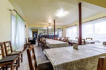 Clădire potrivită pentru proiecte educaționale sau de îngrijire anunturi imobiliare Arad