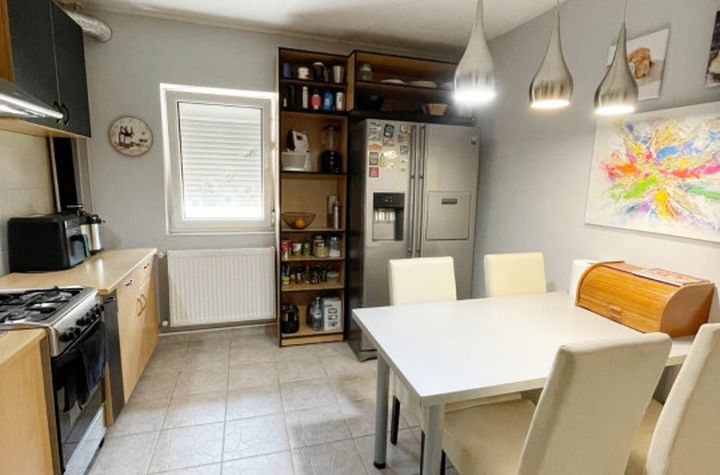 Apartament 3 camere de vanzare TIMISOARA - Timis anunturi imobiliare Timis