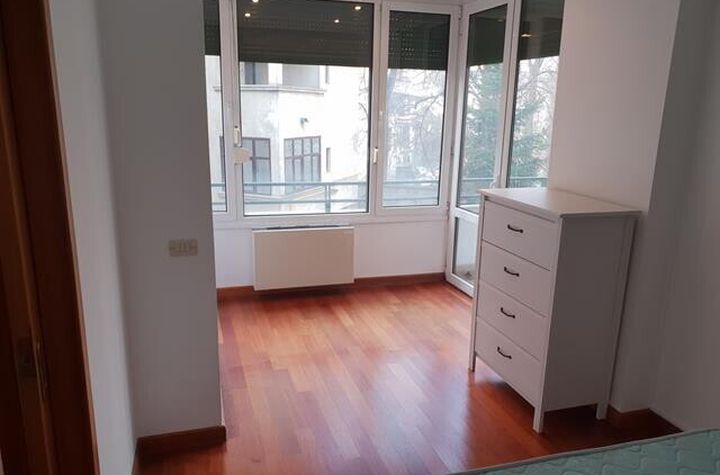 Apartament 3 camere de vanzare KISELEFF - Bucuresti anunturi imobiliare Bucuresti