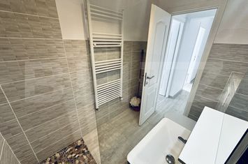 Apartament 3 camere de vanzare DEVA - Hunedoara anunturi imobiliare Hunedoara