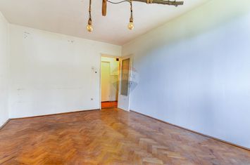 Apartament 3 camere,decomandat, renovabil.Str. Parâng nr.17|Comision 0 anunturi imobiliare Cluj