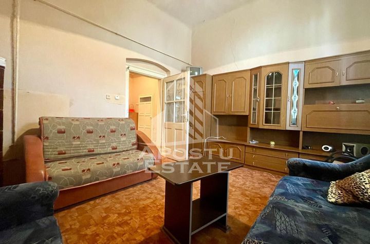 Apartament decomandat, 2 camere curte comuna - Zona Piata Sarbeasca anunturi imobiliare Arad