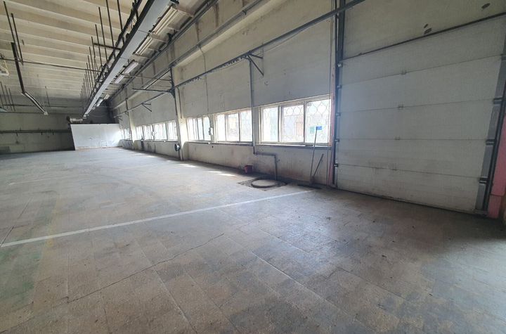 Hală + birouri  la parter 1.000 mp.zona Tudor 3 5 euro mp anunturi imobiliare Mures