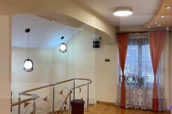 Vilă - 5 camere de vanzare BOTOSANI - Botosani anunturi imobiliare Botosani