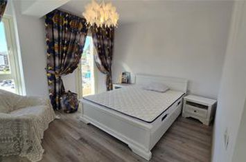 Apartament 3 camere de vanzare ULTRACENTRAL - Suceava anunturi imobiliare Suceava