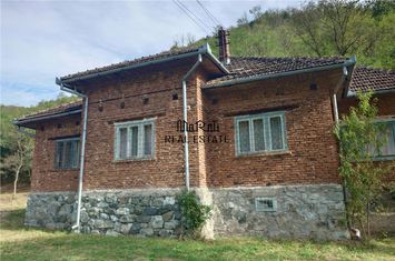 Casă - 4 camere de vanzare EXTERIOR NORD - Hunedoara anunturi imobiliare Hunedoara