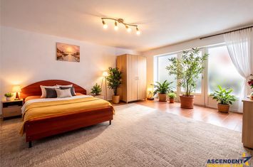 Casă - 8 camere de vanzare MOIECIU - Brasov anunturi imobiliare Brasov