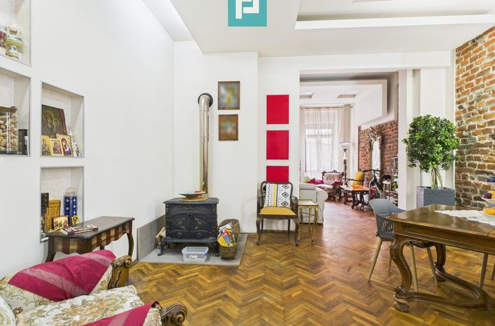 Apartament  cu 4 camere clasic de lux ultracentral anunturi imobiliare Arad