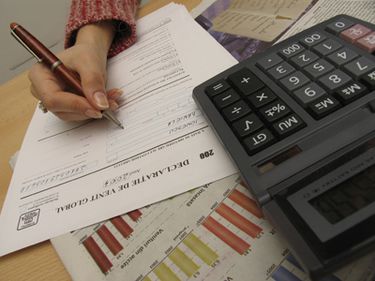 ANAF verifica 7.145 de persoane fizice care au facut 85.442 de tranzactii imobiliare