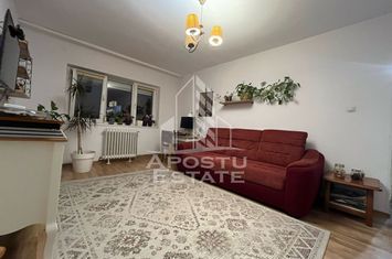 Apartament cu 3 camere,decomandat, 2 bai, etaj intermediar, Girocului anunturi imobiliare Timis