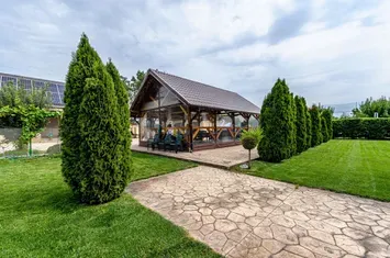 Proprietate de vis cu teren 2.880 mp și facilități PREMIUM Comision 0 anunturi imobiliare Arad