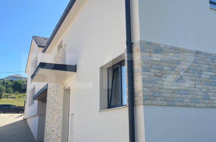 Casă - 4 camere de vanzare DEZMIR - Cluj anunturi imobiliare Cluj