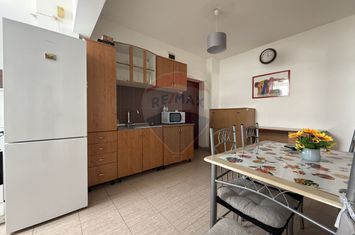 Apartament luminos la mansarda, 12 min de FSEGA si Iulius, COMISION 0% anunturi imobiliare Cluj