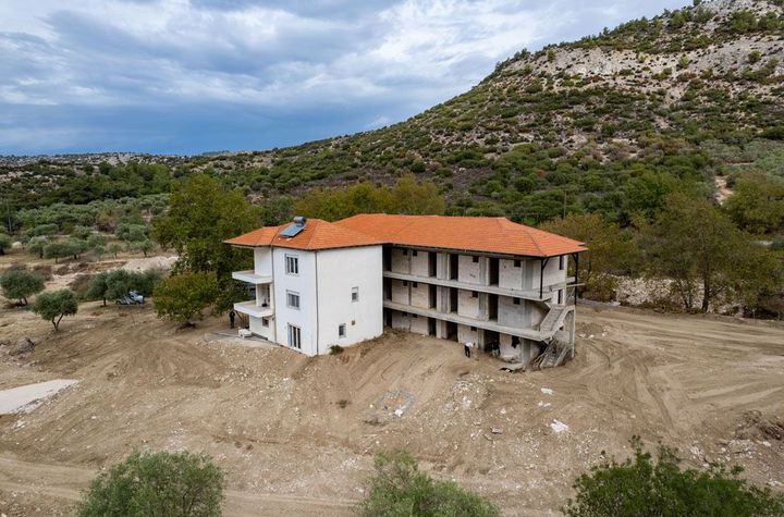 Unitate hotelieră și casă triplex în Potos, Thassos anunturi imobiliare Grecia
