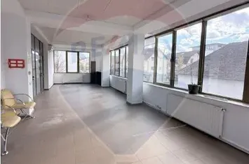 Birou luminos 70 mp în clădire modernă, zona Calea Dumbrăvii Sibiu anunturi imobiliare Sibiu