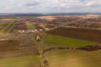 Fermă cu teren intravilan de 35000 mp în Mișca anunturi imobiliare Arad