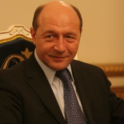 14374-basescu11.jpg