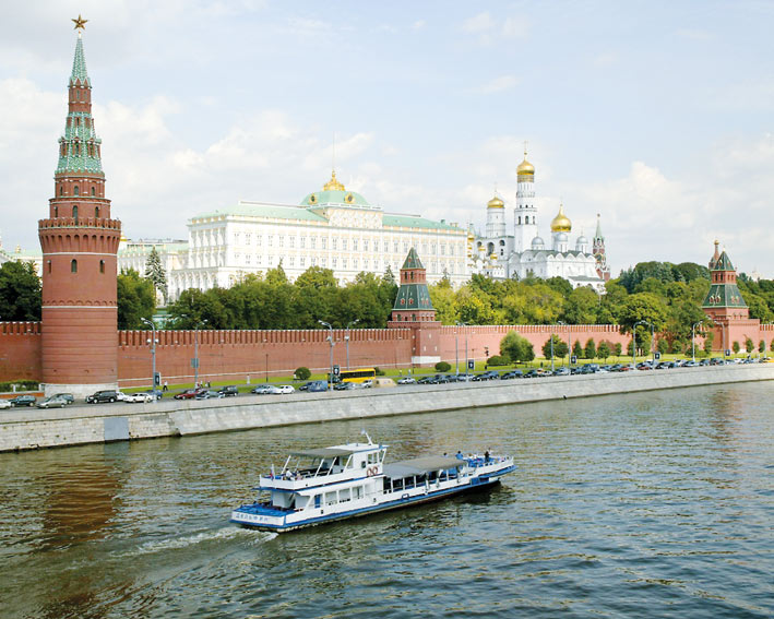 14387-the-kremlin-andthe-moscow-river-rusia.jpg