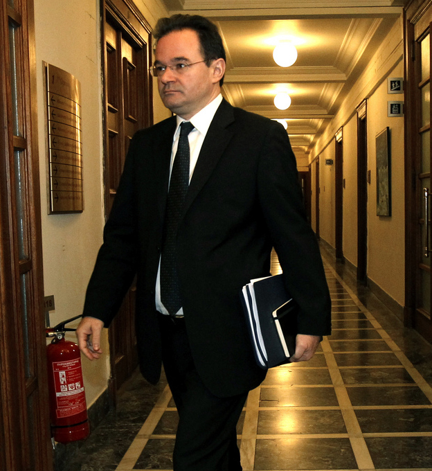 16212-10-papaconstantinou-r.jpg