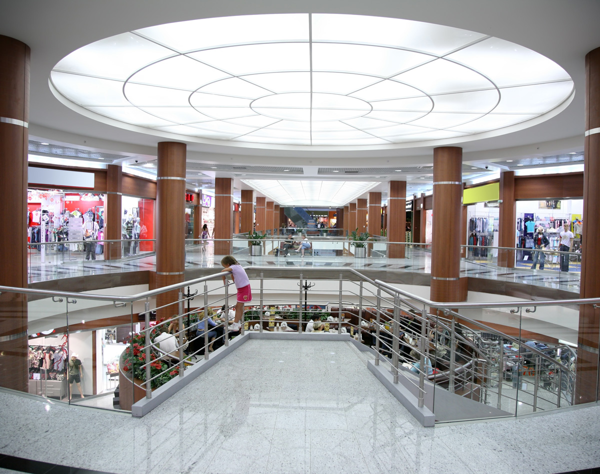 16388-mall-3-shutterstock.jpg