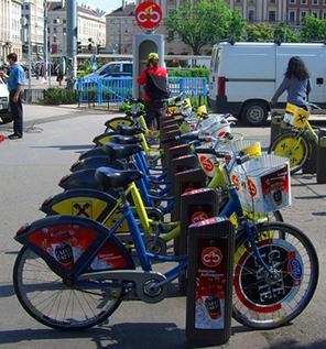 18583-image-2011-05-26-8742120-41-parcare-biciclete-v.jpg