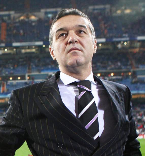 20038-becali11.jpg