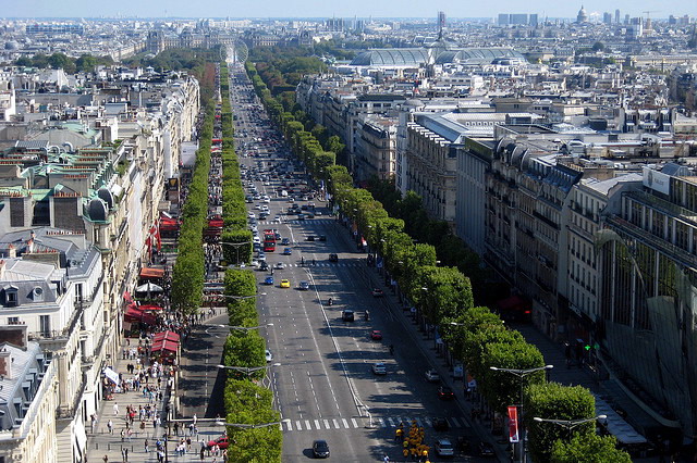 21136-champs-elysees.jpg