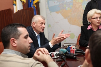 21640-1286273479-oprescu_2.jpg