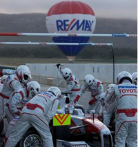 RE/MAX face echipă cu Toyota