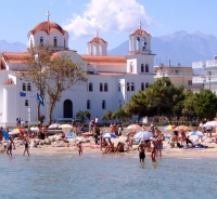 Vacanţă în Grecia, plateşti pentru UNU şi stau DOI