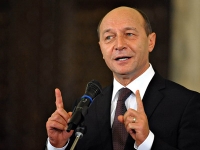Basescu spera ca apartamentele deja ipotecate sa nu intre in 