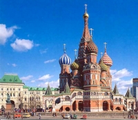 Criza a blocat 80% din proiectele imobiliare din Rusia
